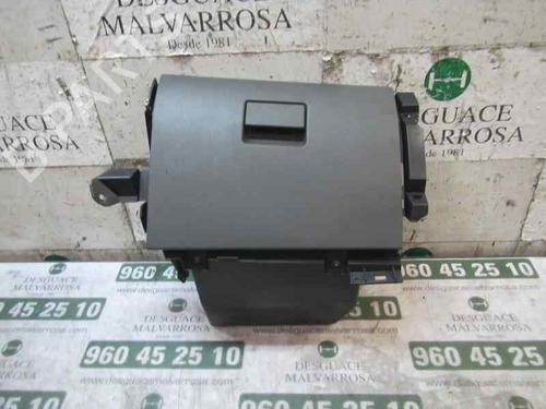Used Glove box Glove box FORD KUGA I 2.0 TDCi (136 hp) 3862470 3862470