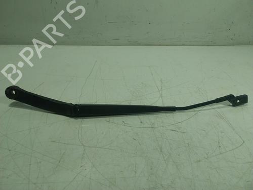 Used Front windshield wiper arm FIAT TIPO Estate (356_, 357_) [2016-2025]  17235464