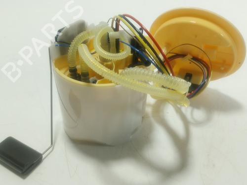 Used Fuel pump BMW X5 (G05, F95) xDrive 40 d Mild-Hybrid (352 hp) 30361279