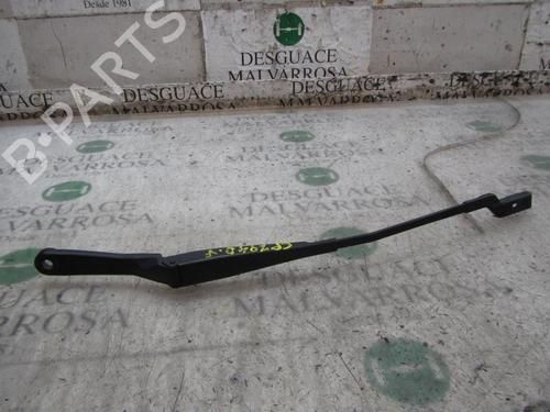 Used Front windshield wiper arm Front windshield wiper arm 3823290 3823290