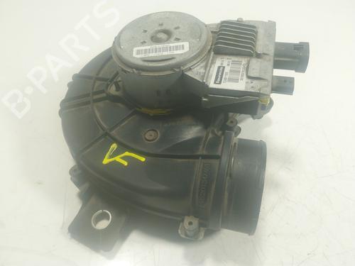 Used Heater blower motor Heater blower motor SMART FORFOUR Hatchback (453) electric drive (453.091) (82 hp) 16825114 16825114