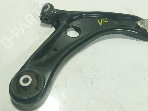 Used Right front suspension arm TOYOTA YARIS CROSS (MXP_) 1.5 Hybrid (MXPJ10) (116 hp) 28208214
