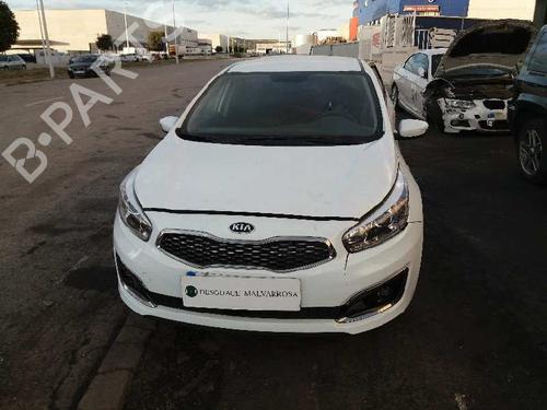 KIA CEE'D (JD)  1.4 CRDi 90  636107