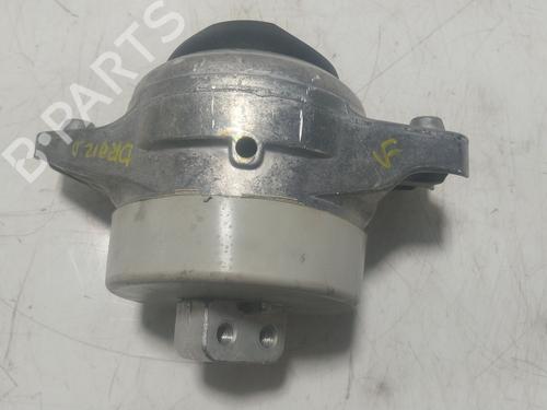Used Engine mount Engine mount MERCEDES-BENZ SL (R232) 55 AMG 4-matic+ (232.480) (476 hp) 26138079 26138079
