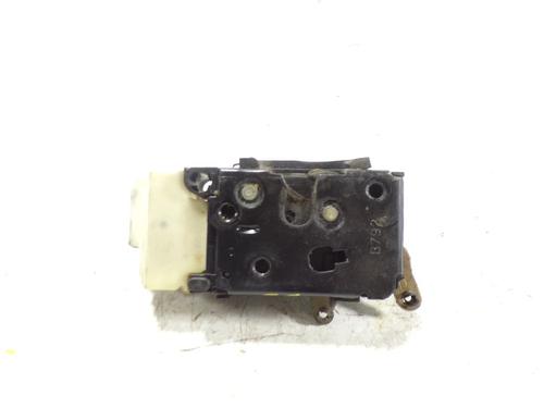 Højre fortil lås Højre fortil lås BENTLEY ARNAGE (RBS_) 4.4 V8 (354 hp) 9096250 9096250