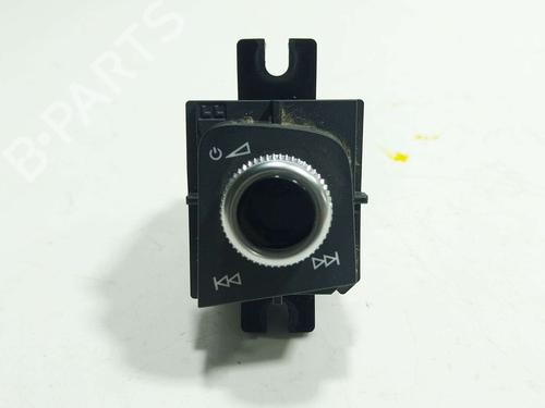 switch-audi-a4-allroad-b9-8wh-8wj-2016-35728434 main image