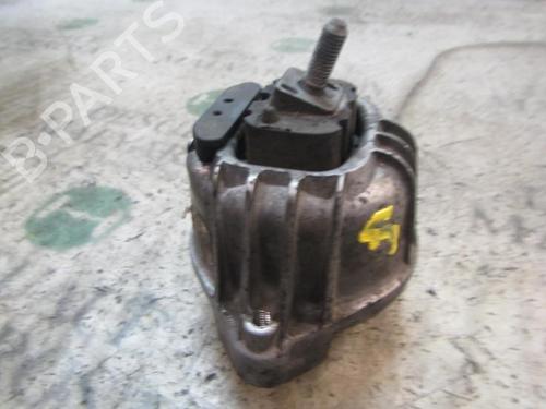 Used Engine mount BMW 3 (E90) 320 d (163 hp) 9080828