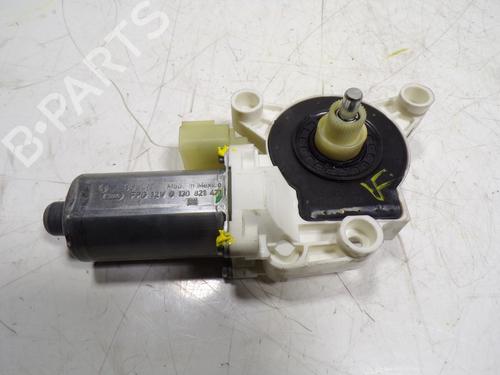 Used Left front window motor Left front window motor LANCIA VOYAGER MPV (404_) 2.8 CRD (RT, 53) (178 hp) 13621452 13621452
