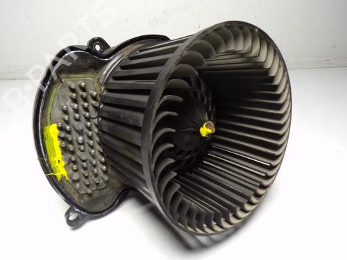 Used Heater blower motor Heater blower motor RENAULT KADJAR (HA_, HL_) 1.6 dCi 130 (HLA4) (130 hp) 13810322 13810322