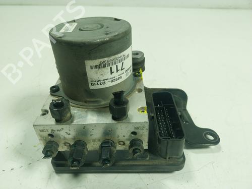 Used ABS pump HYUNDAI TUCSON (TL, TLE) 1.7 CRDi (116 hp) 18011784