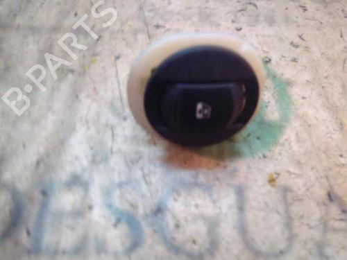 Used Right front window switch Right front window switch RENAULT CLIO III (BR0/1, CR0/1) [2005-2014] 3831494 3831494