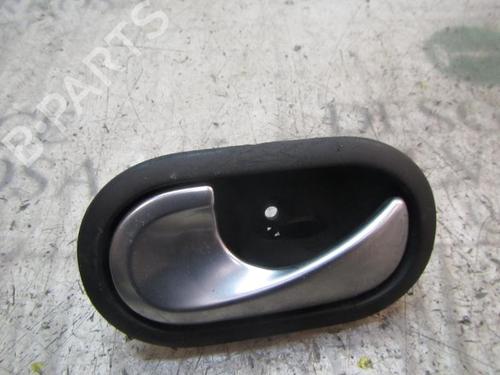 Used Rear left interior door handle Rear left interior door handle RENAULT SCÉNIC II (JM0/1_) 1.9 dCi (JM0G, JM12, JM1G, JM2C) (120 hp) 3833615 3833615