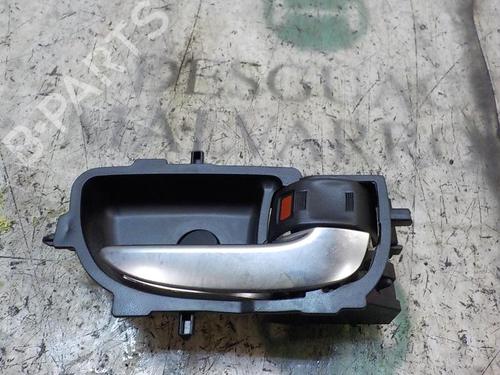 rear-right-interior-door-handle-toyota-auris-_e18_-6920502330c2-2012-2013-2014-2015-2016-2017-2018-3849489 main image