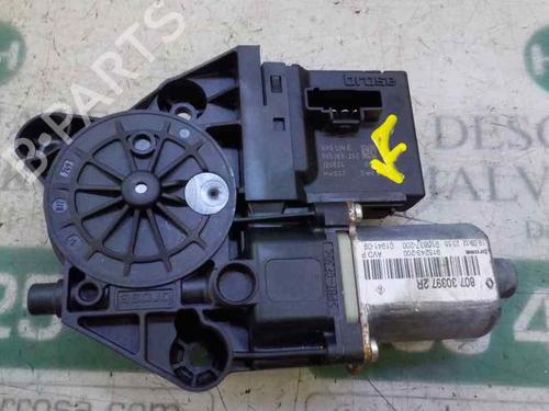 Rudehejsemotor forskærm højre RENAULT MEGANE III Coupe (DZ0/1_) [2008-2016]  6241165