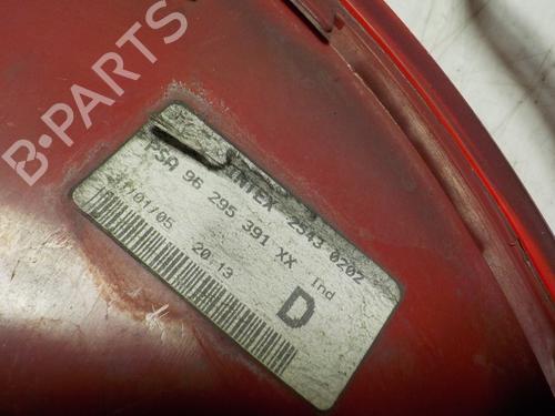 Right taillight PEUGEOT 607 (9D, 9U) 2.7 HDi 24V | BP8906461C35