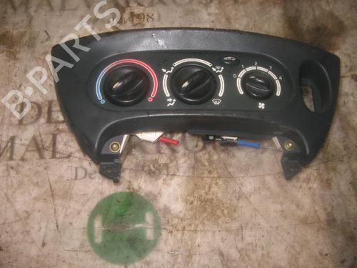 Used Climate control RENAULT MEGANE I Coach (DA0/1_) 1.6 e (DA0F) (90 hp) 3738194