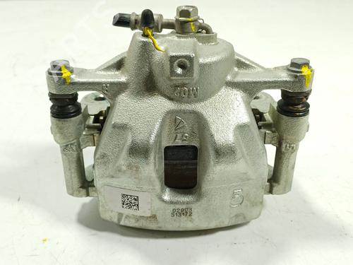 Used Right front brake caliper Right front brake caliper TOYOTA YARIS CROSS (MXP_) 1.5 Hybrid (MXPJ11) (131 hp) 36460512 36460512