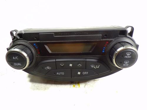 Used Climate control TOYOTA YARIS (_P13_) 1.3 (NSP130_, NSP130) (99 hp) 8141961
