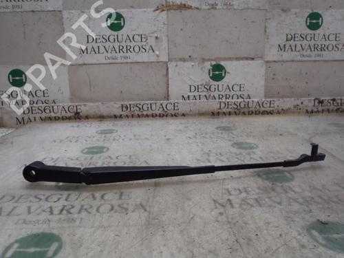 Used Front windshield wiper arm Front windshield wiper arm CITROËN C4 Grand Picasso I (UA_) [2006-2013] 3818322 3818322