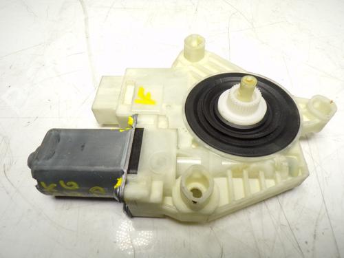 Used Right rear window motor SKODA RAPID (NH3, NK3, NK6) 1.6 TDI (105 hp) 13578952