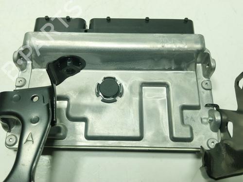 Used Engine control unit (ECU) Engine control unit (ECU) TOYOTA YARIS CROSS (MXP_) 1.5 Hybrid (MXPJ10) (116 hp) 28208221 28208221