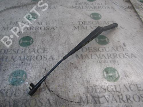 Used Front windshield wiper arm Front windshield wiper arm 3832131 3832131