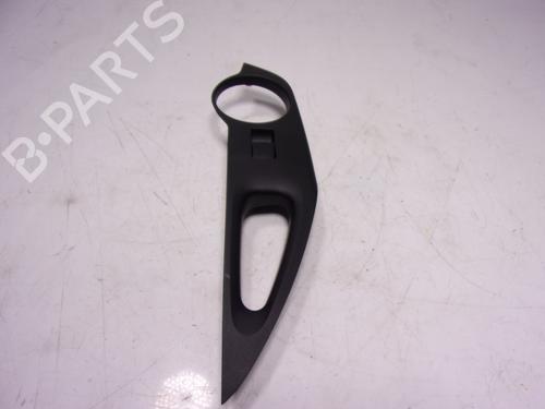 Used Left rear window switch Left rear window switch TOYOTA COROLLA Cross (ZVG1_, ZSG1_, MXGH1_, MXGA1_) 1.8 Hybrid (ZVG13) (140 hp) 15880709 15880709