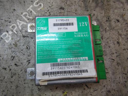 Used ECU airbags FIAT GRANDE PUNTO (199_) 1.3 D Multijet (199.AXD11, 199.AXD1A, 199.AXD1B,... (90 hp) 3840038