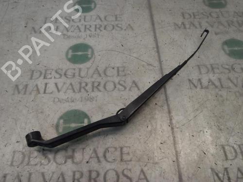 Used Front windshield wiper arm SUZUKI GRAND VITARA II (JT, TE, TD) 1.9 DDiS All-wheel Drive (JT419, TD44, JB419WD, JB419XD,... (129 hp) 3808649