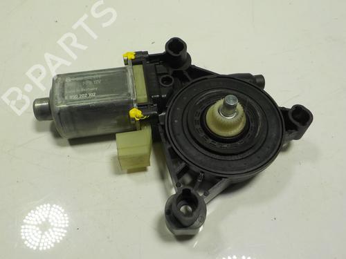 Used Right front window motor SEAT LEON (5F1) 1.5 TSI (130 hp) 13404729