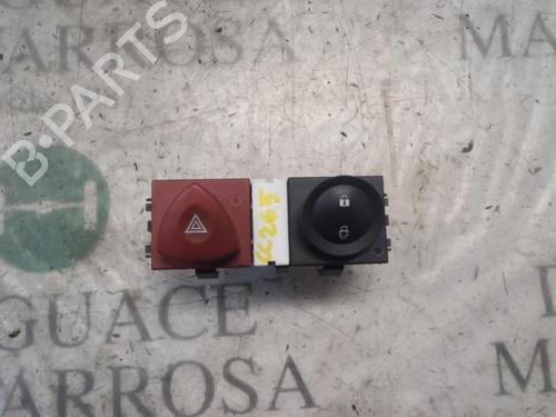 Used Warning switch Warning switch RENAULT MEGANE II (BM0/1_, CM0/1_) [2001-2012] 3810351 3810351