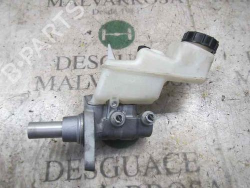 Used Brake master cylinder TOYOTA YARIS (_P13_) 1.3 (NSP130_, NSP130) (99 hp) 3856611