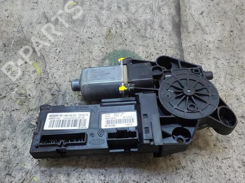 Used Left front window motor Left front window motor RENAULT MEGANE III Grandtour (KZ0/1) [2008-2016] 3851260 3851260