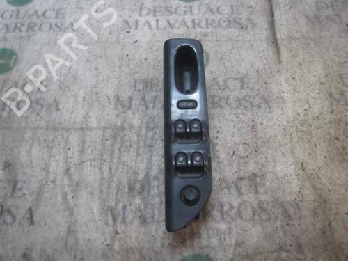 Used Left front window switch RENAULT LAGUNA I (B56_, 556_) [1993-2002]  3831470