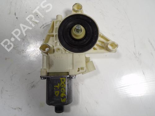 Used Right rear window motor Right rear window motor 7099970 7099970