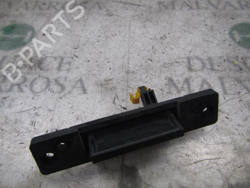 Used Tailgate handle Tailgate handle KIA SORENTO I (JC) 2.5 CRDi 4WD (140 hp) 3826780 3826780