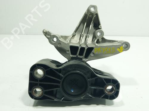 Used Engine mount Engine mount RENAULT ARKANA I (LCM_, LDN_) 1.3 TCe 140 (LDN0) (140 hp) 33057711 33057711