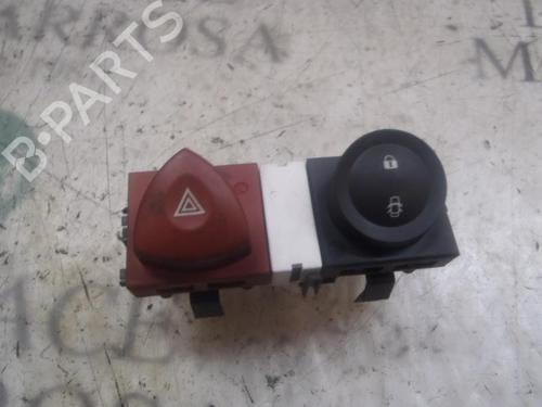 Used Warning switch RENAULT MEGANE II (BM0/1_, CM0/1_) 1.5 dCi (BM0F, BM0T, BM2B, CM0F, CM0T) (82 hp) 3819958