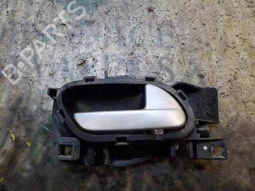 Used Front right interior door handle Front right interior door handle 3850323 3850323