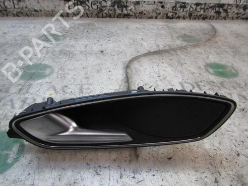 Used Rear left interior door handle Rear left interior door handle AUDI A1 Sportback (8XA, 8XF) 1.0 TFSI (95 hp) 4011235 4011235