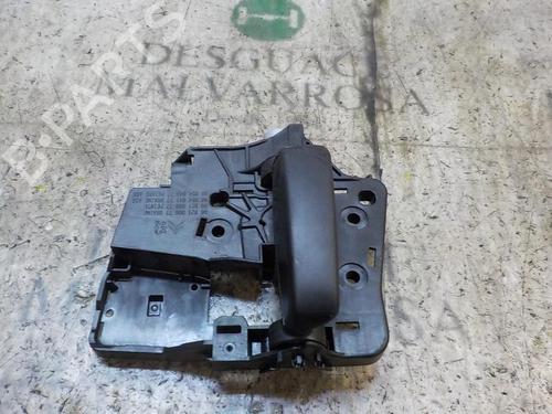 Used Front right interior door handle Front right interior door handle 8740587 8740587