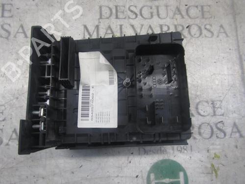 Used Fuse box Fuse box VW CADDY III Box Body/MPV (2KA, 2KH, 2CA, 2CH) 1.9 TDI (75 hp) 3830317 3830317