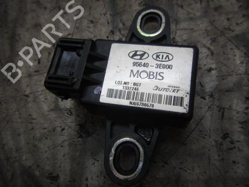 Used Electronic module Electronic module KIA SORENTO I (JC) 2.5 CRDi 4WD (140 hp) 3837164 3837164