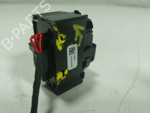 Right front window switch TESLA MODEL Y (5YJY) Long Range All-wheel Drive | BP16665697I26 