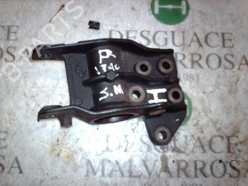 Used Engine mount RENAULT TRAFIC Van (T_, P_, V_) [1989-2002]  9085436