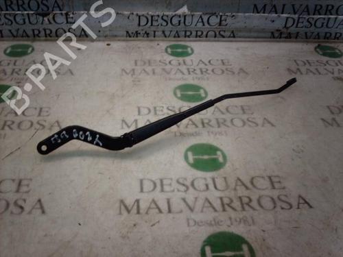 Used Front windshield wiper arm CITROËN SAXO (S0, S1) 1.4 VTS (75 hp) 3785736