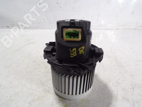 Used Heater blower motor DACIA SANDERO II 1.5 dCi 75 / Blue dCi 75 (B8JW, B8M4, B8AH, B8M7, B8M6) (75 hp) 9623418