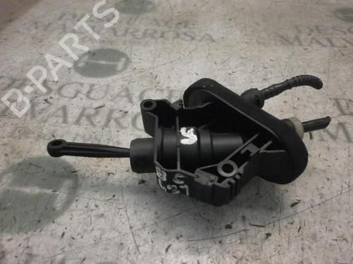 Used Clutch slave cylinder Clutch slave cylinder FORD FIESTA V (JH_, JD_) 1.4 TDCi (68 hp) 14266477 14266477