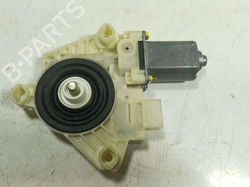 Used Right front window motor Right front window motor MERCEDES-BENZ C-CLASS (W205) C 220 BlueTEC / d (205.002, 205.004) (170 hp) 39642873 39642873