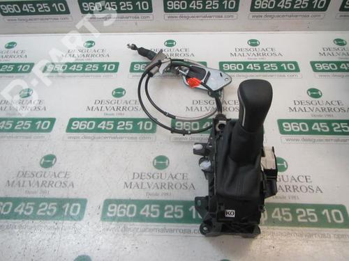 Used Automatic gearbox selector Automatic gearbox selector TOYOTA COROLLA Hatchback (_E21_, _EA1_, _EH1_) 1.8 Hybrid (ZWE211) (98 hp) 9104422 9104422